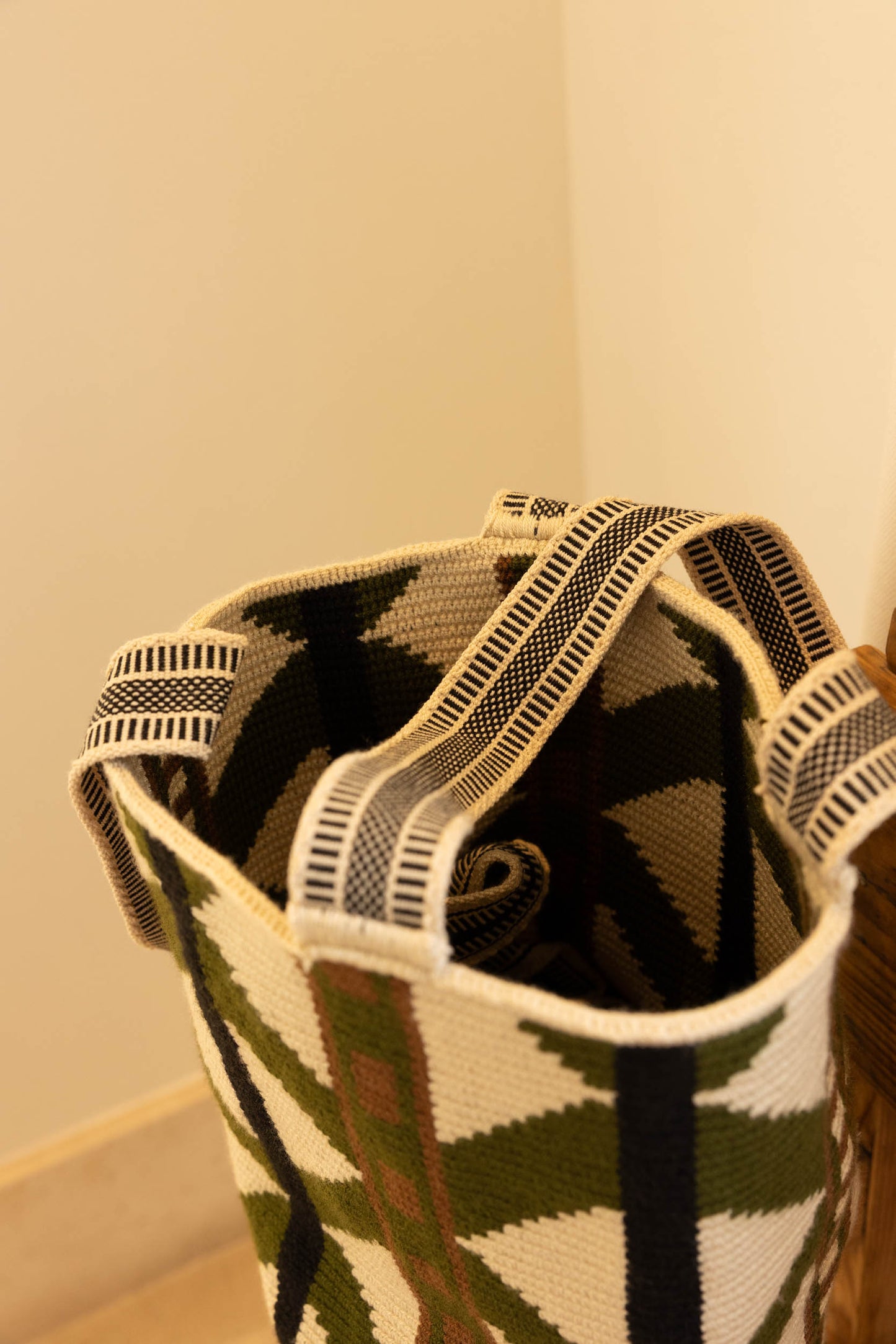 Solenne Verde | Bolso Wayuu Tótem Hecho a Mano en Colombia