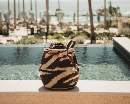 Duna Marrón | Bolso Wayuu Cruzado Hecho a Mano en Colombia