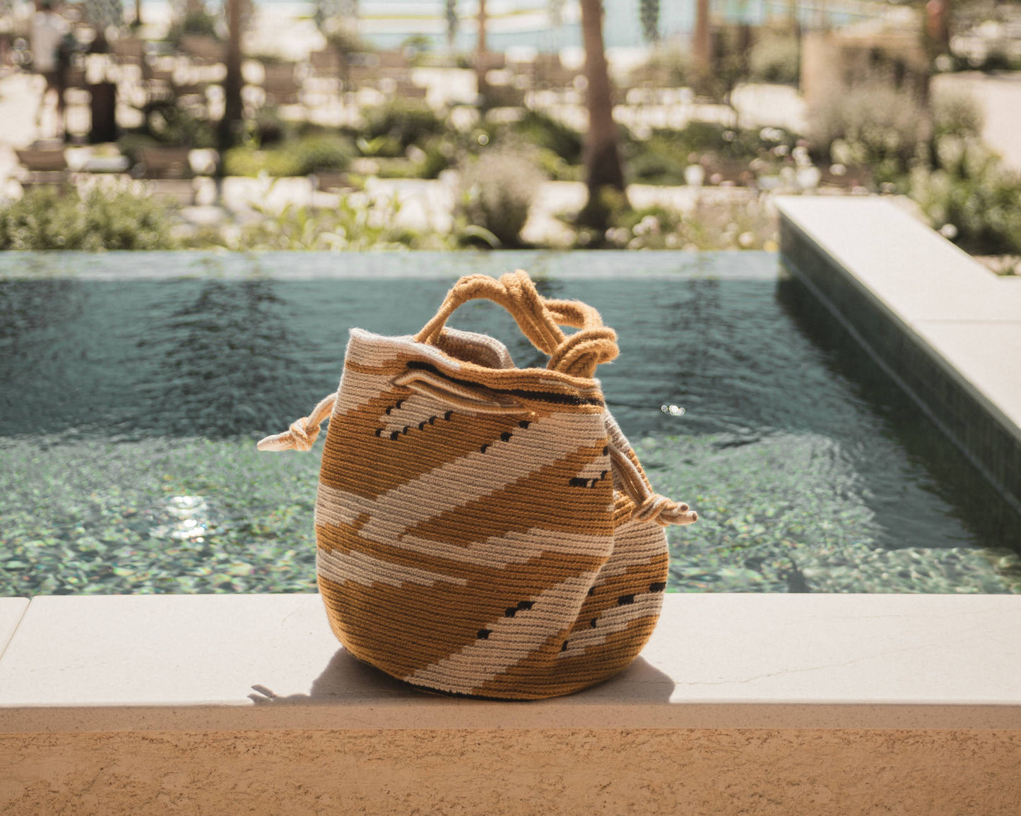 Duna Mostaza | Bolso Wayuu Cruzado Hecho a Mano en Colombia